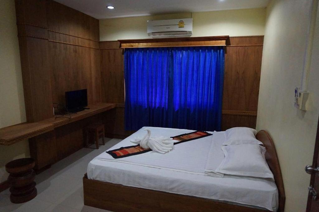 Lankham Hotel Pakse Esterno foto