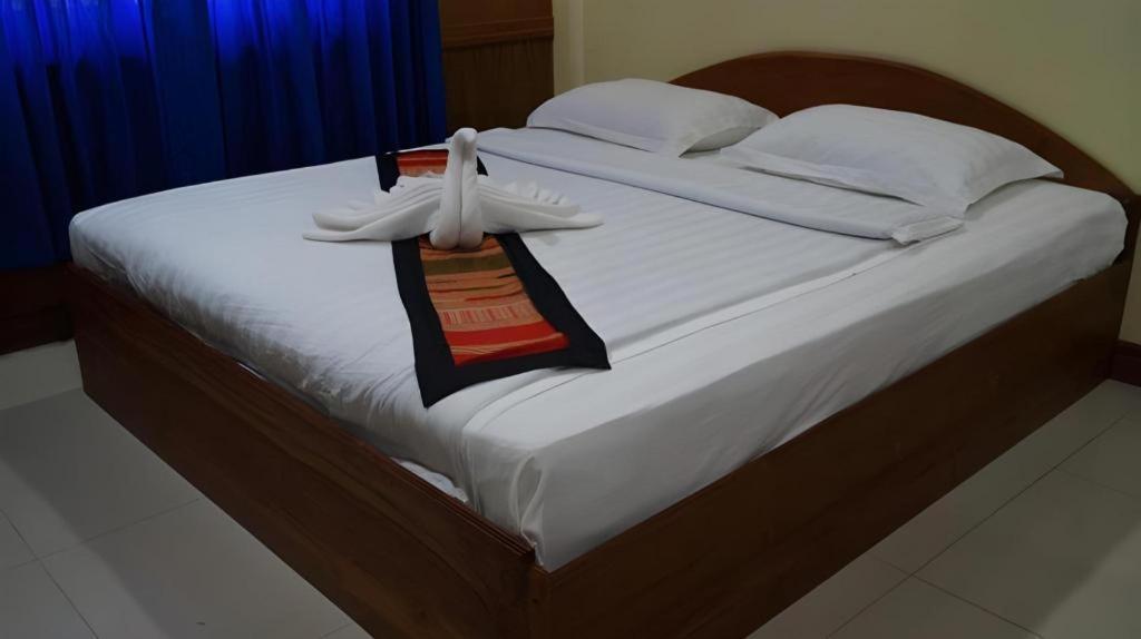 Lankham Hotel Pakse Esterno foto