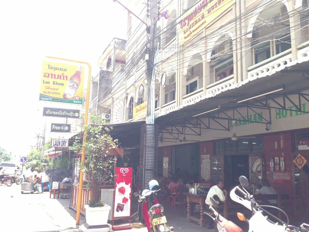 Lankham Hotel Pakse Esterno foto