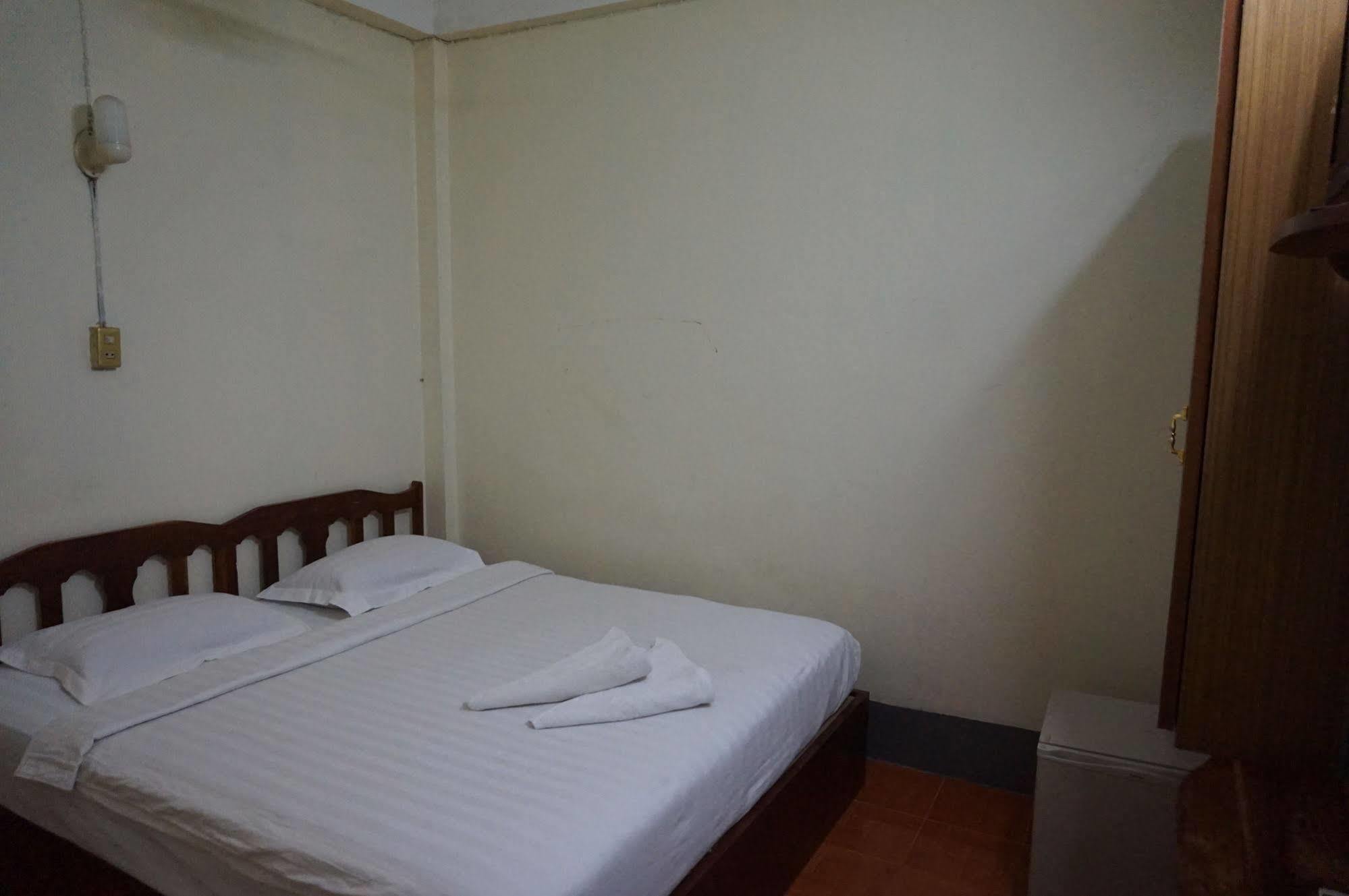Lankham Hotel Pakse Esterno foto